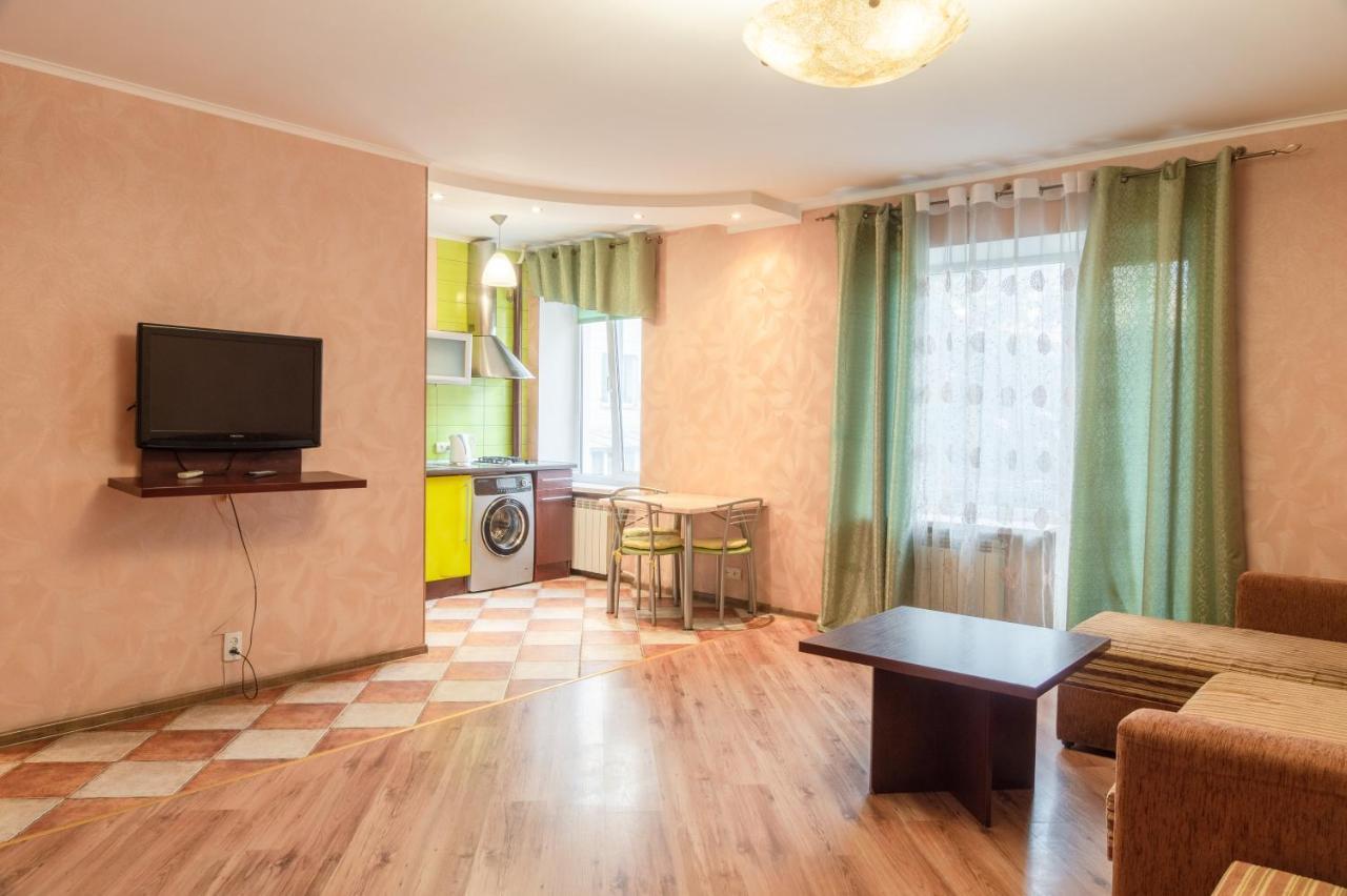Apartment Triokhsviatytelskaya Street 3 كييف المظهر الخارجي الصورة