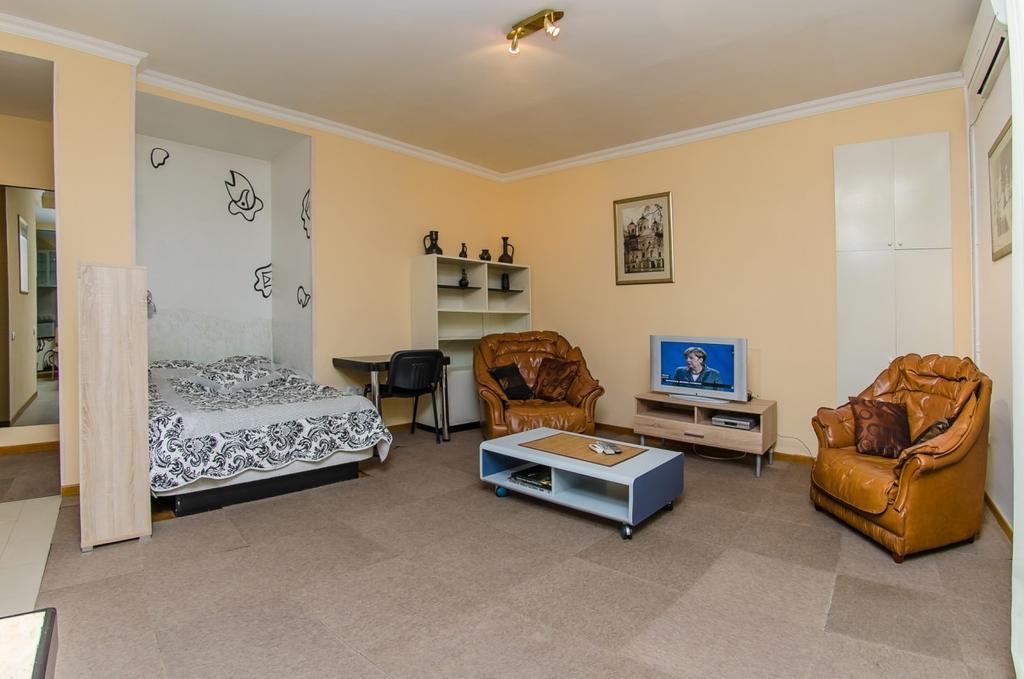 Apartment Triokhsviatytelskaya Street 3 كييف المظهر الخارجي الصورة