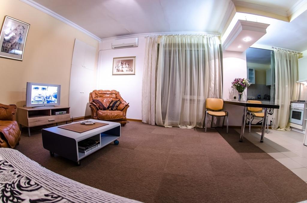 Apartment Triokhsviatytelskaya Street 3 كييف المظهر الخارجي الصورة