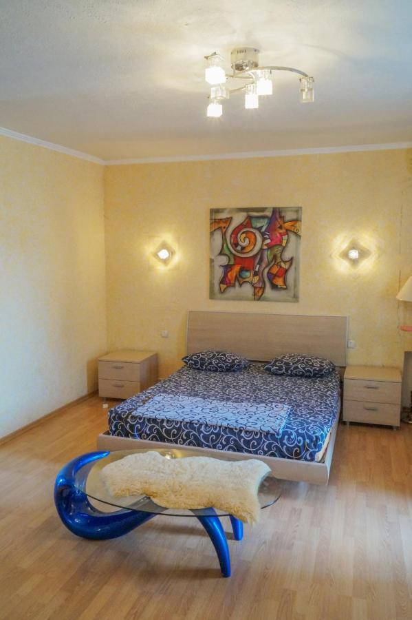 Apartment Triokhsviatytelskaya Street 3 كييف المظهر الخارجي الصورة