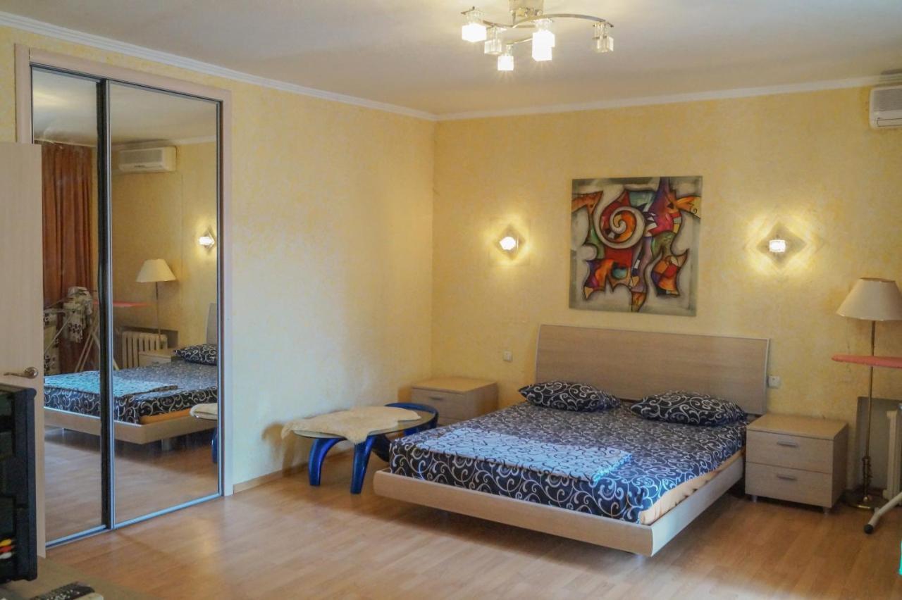 Apartment Triokhsviatytelskaya Street 3 كييف المظهر الخارجي الصورة