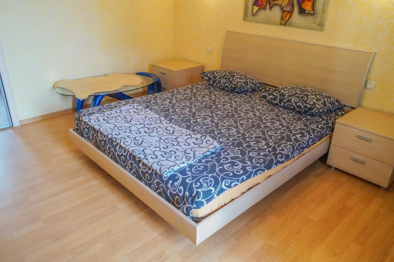 Apartment Triokhsviatytelskaya Street 3 كييف المظهر الخارجي الصورة