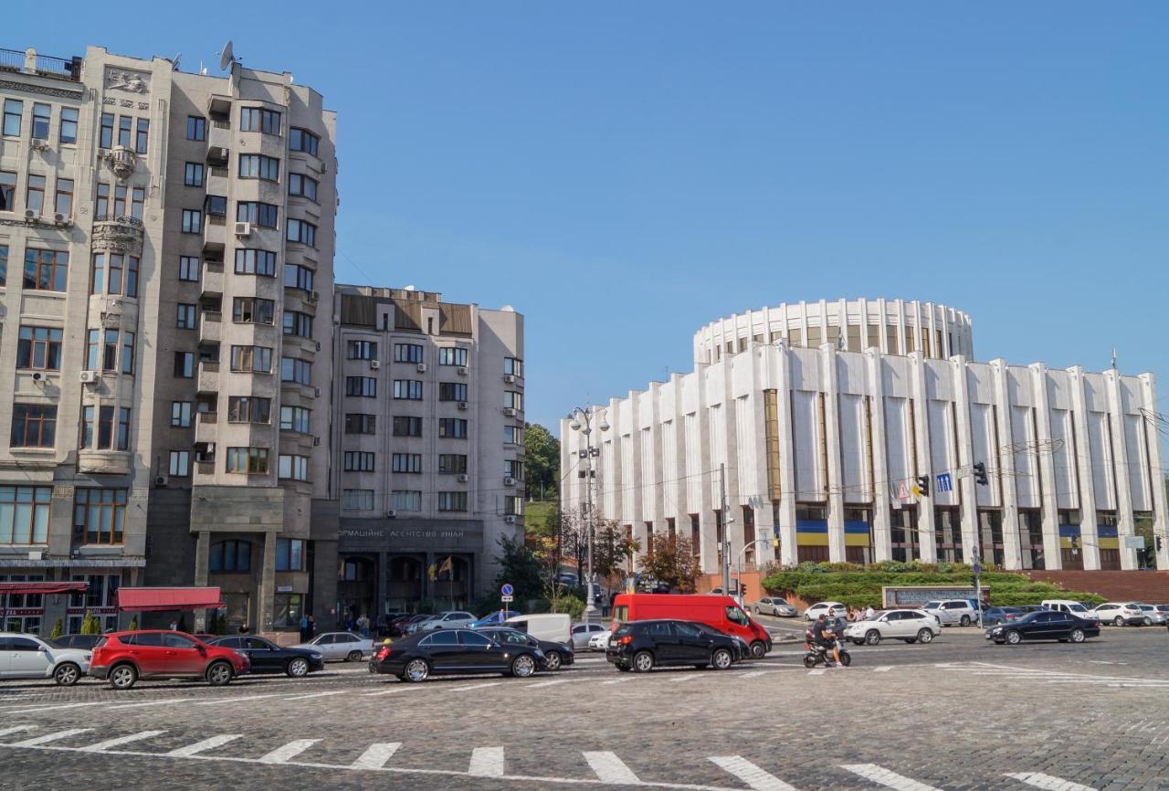 Apartment Triokhsviatytelskaya Street 3 كييف المظهر الخارجي الصورة
