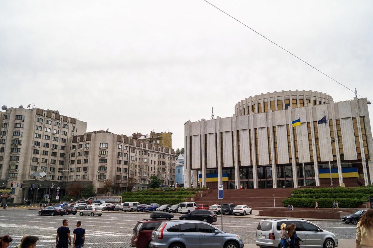 Apartment Triokhsviatytelskaya Street 3 كييف المظهر الخارجي الصورة